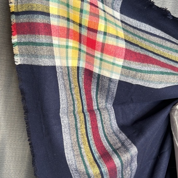 GAP BLUE AND PLAID BLANKET SHAWL WRAP - Picture 4 of 6